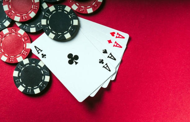 Mobile interface showing Live Sic Bo table selection and betting board
